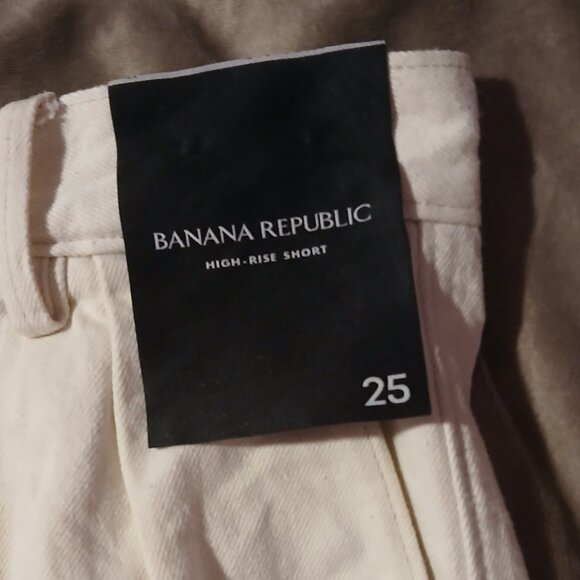 Banana Republic Women's Pleated High-Rise Wide Leg Shorts Ivory NWT - Picture 2 of 10